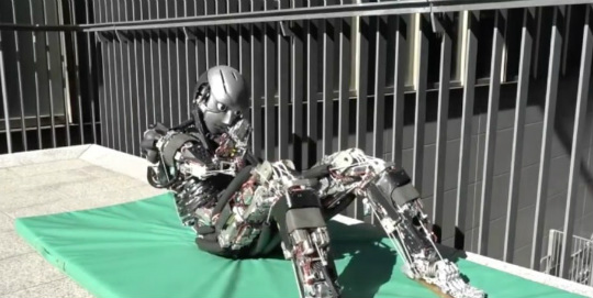 İnsansı robot
