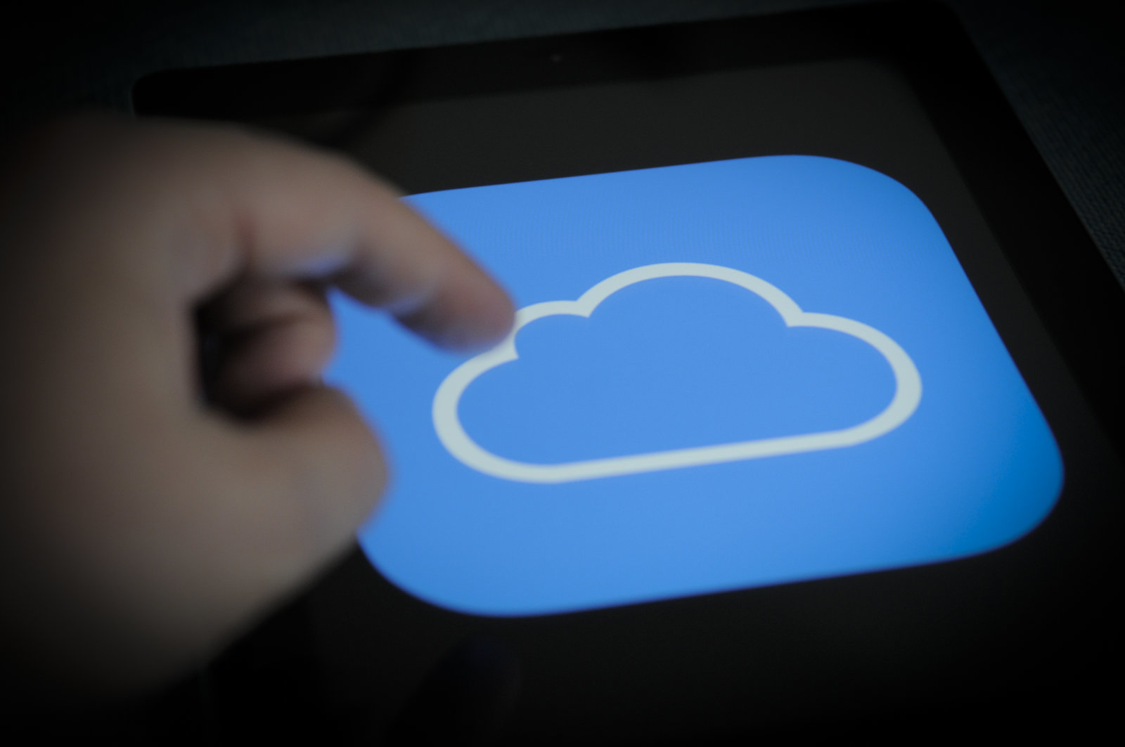 apple microsoft icloud