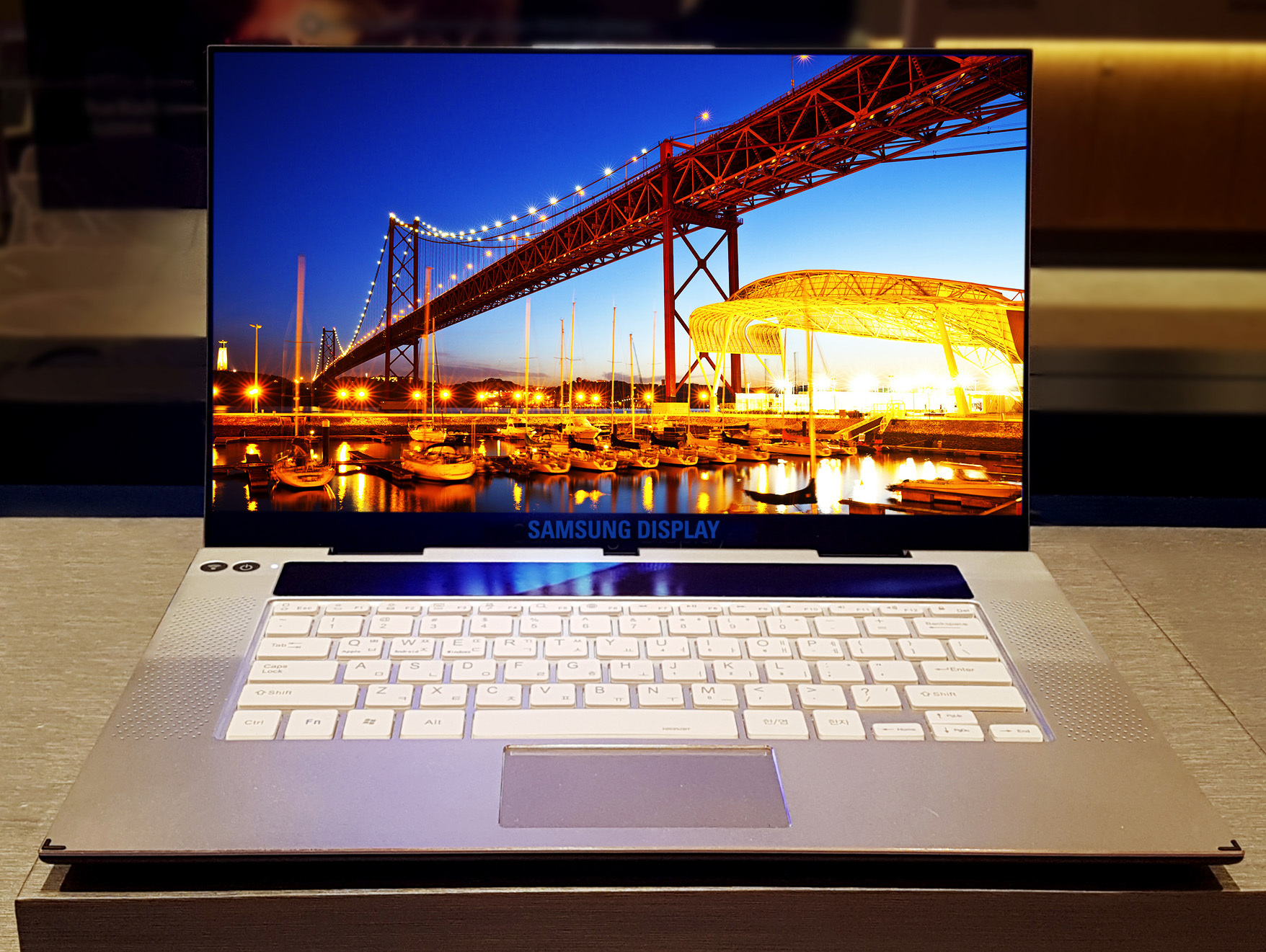 Samsung 15.6 inçlik 4K OLED dizüstü ekranını üretecek! SDN-2