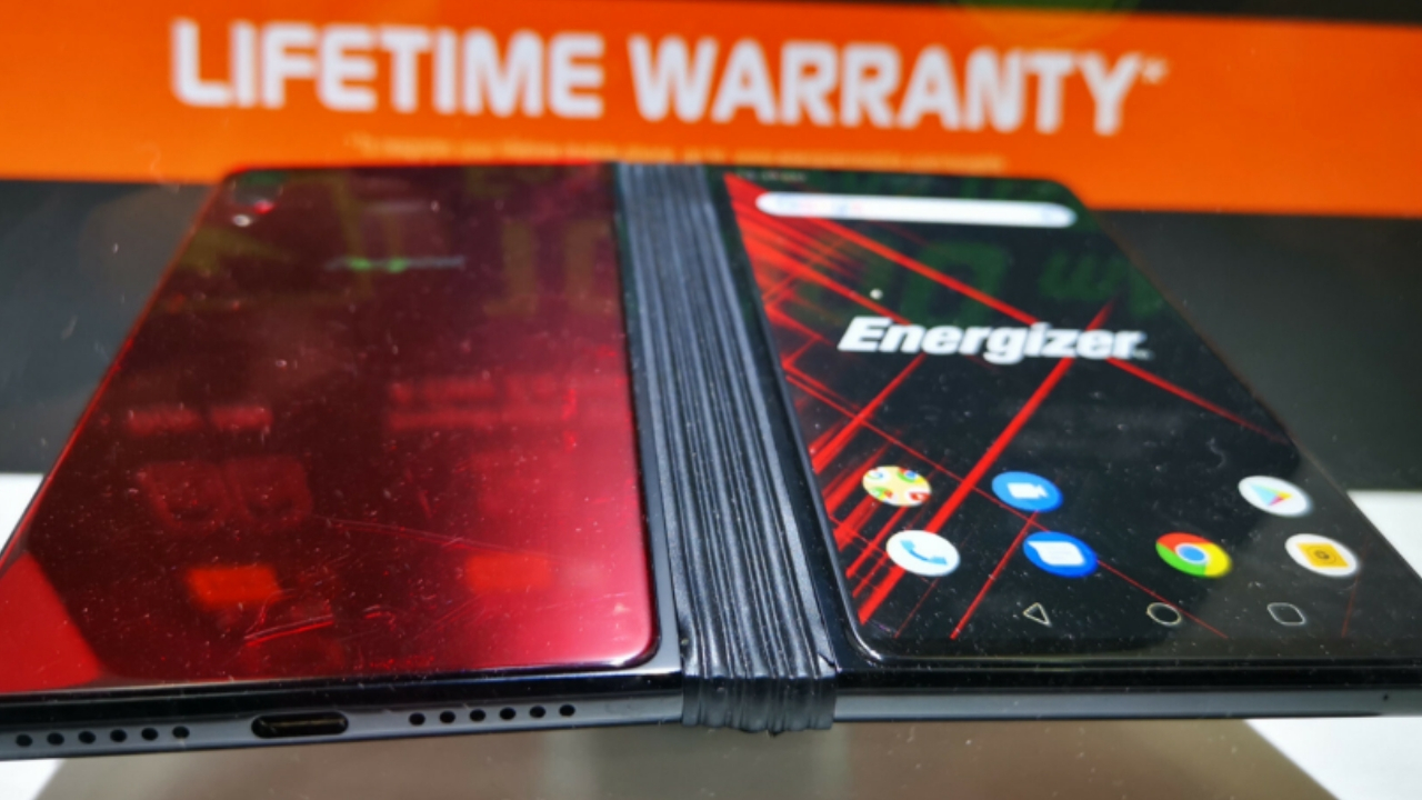 En ucuz katlanabilir telefon Energizer Power Max P8100S sunuldu! SDN-2 (1)