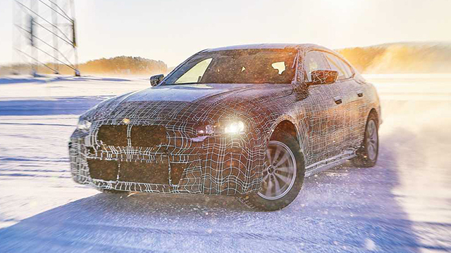 BMW yeni elektrikli araçlarıyla menzili çok uzatacak!