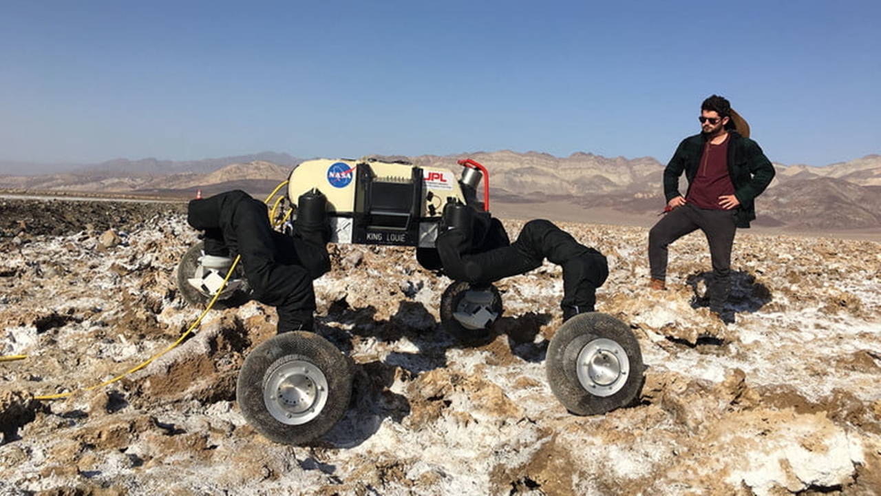 Duvara tırmanan robot