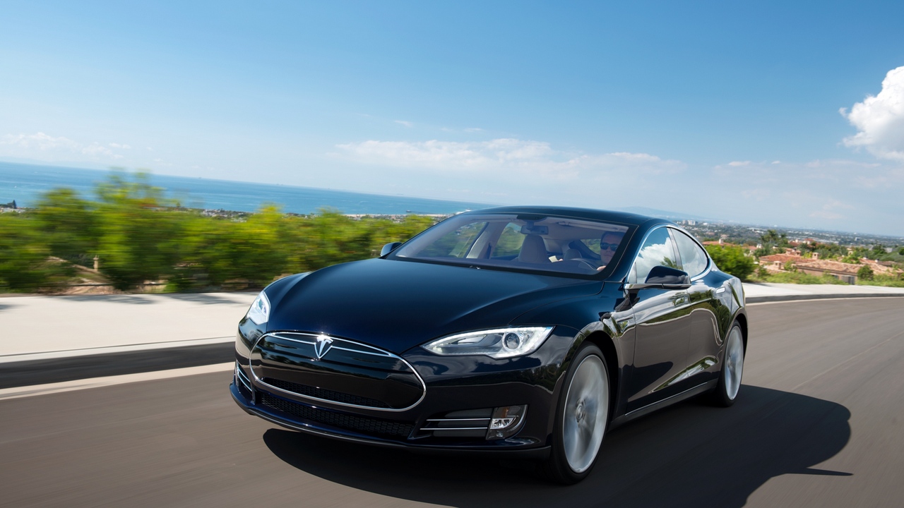 Tesla araçlarının özellikleri