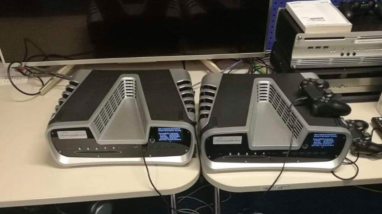 playstation 5 ve kontrol cihazı