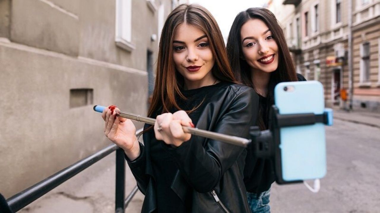 Tone-e20-akilli-telefon-müstehcen-fotograf-cekmeyi-engelliyen-telefon.jpg