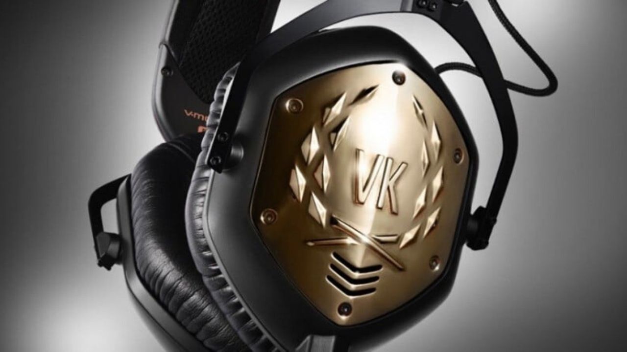 3B-özel-baskılı-V-Moda-Crossfade-M-100-dünyanın-en-pahalı-kulaklıkları-hangileri-dünyanın-en-lüks-kulaklıkları.jpg