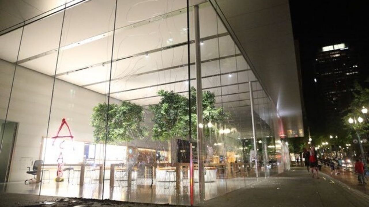 Apple magazalari yagmalaniyor-abd-protestolari-01