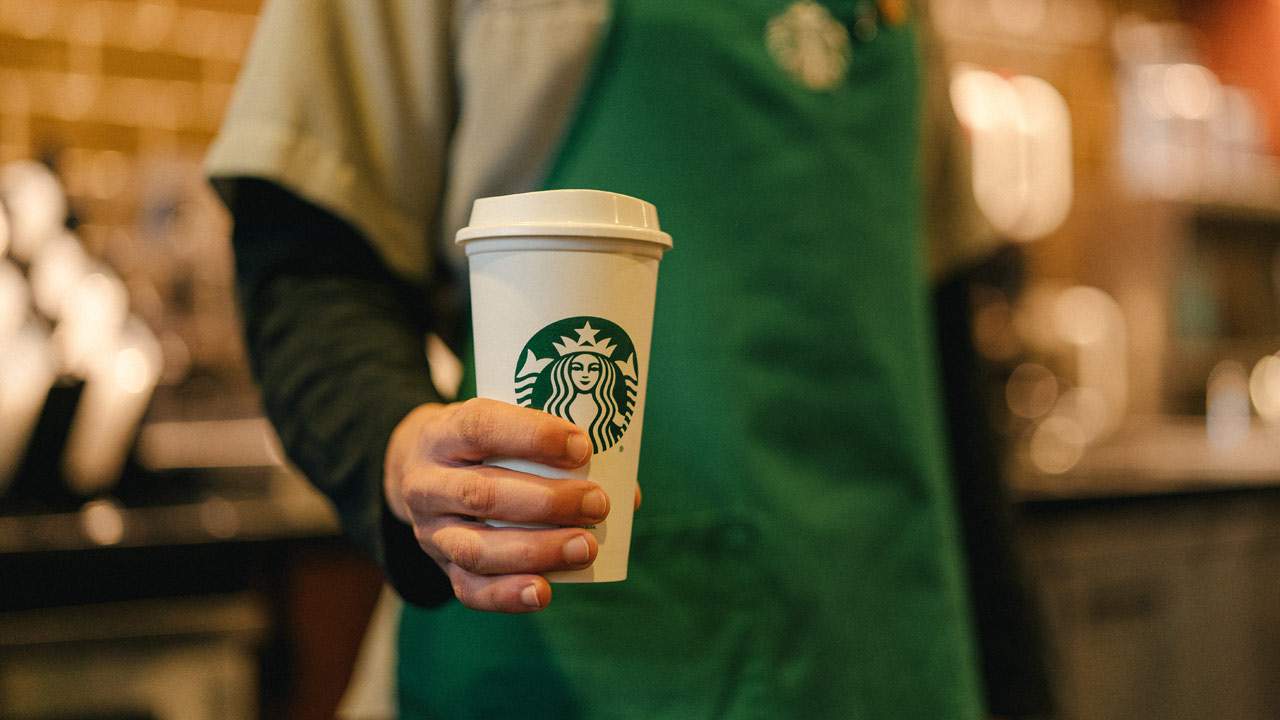 Starbucks, sosyal medya reklamlar iin kararn verdi