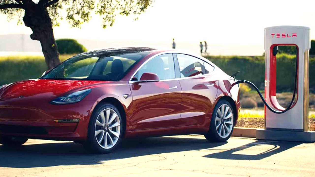 Tesla Model S yeni menzili ile bir ilki ba�ard�