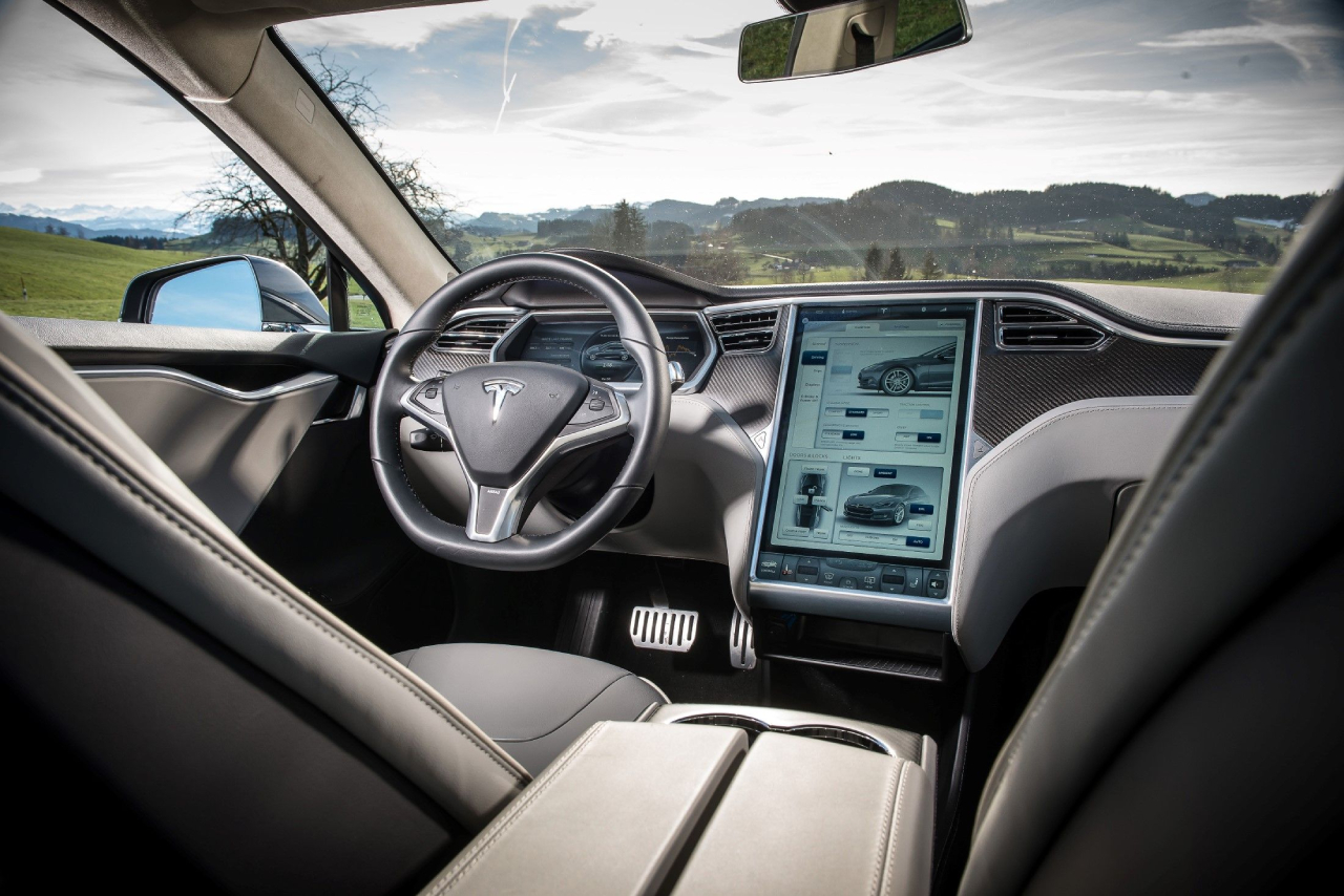 tesla çocuk güvenliği