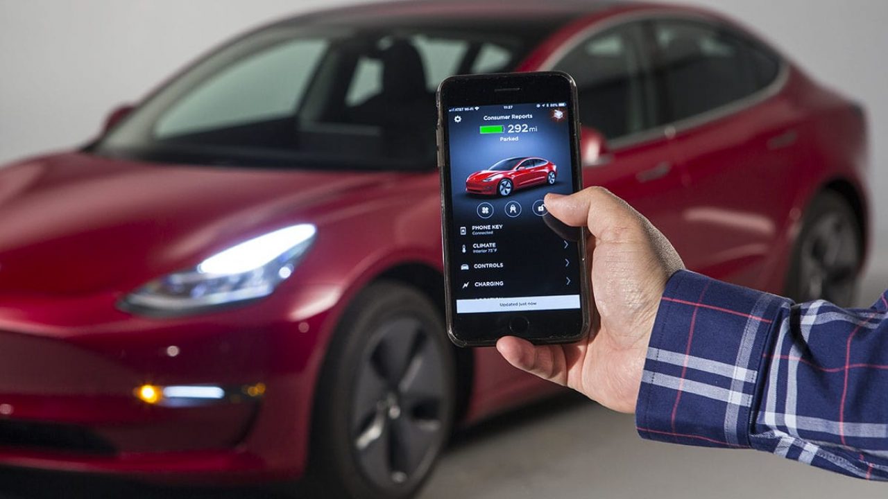 Elon Musk, Tesla’nın iOS uygulaması için müjdeyi verdi