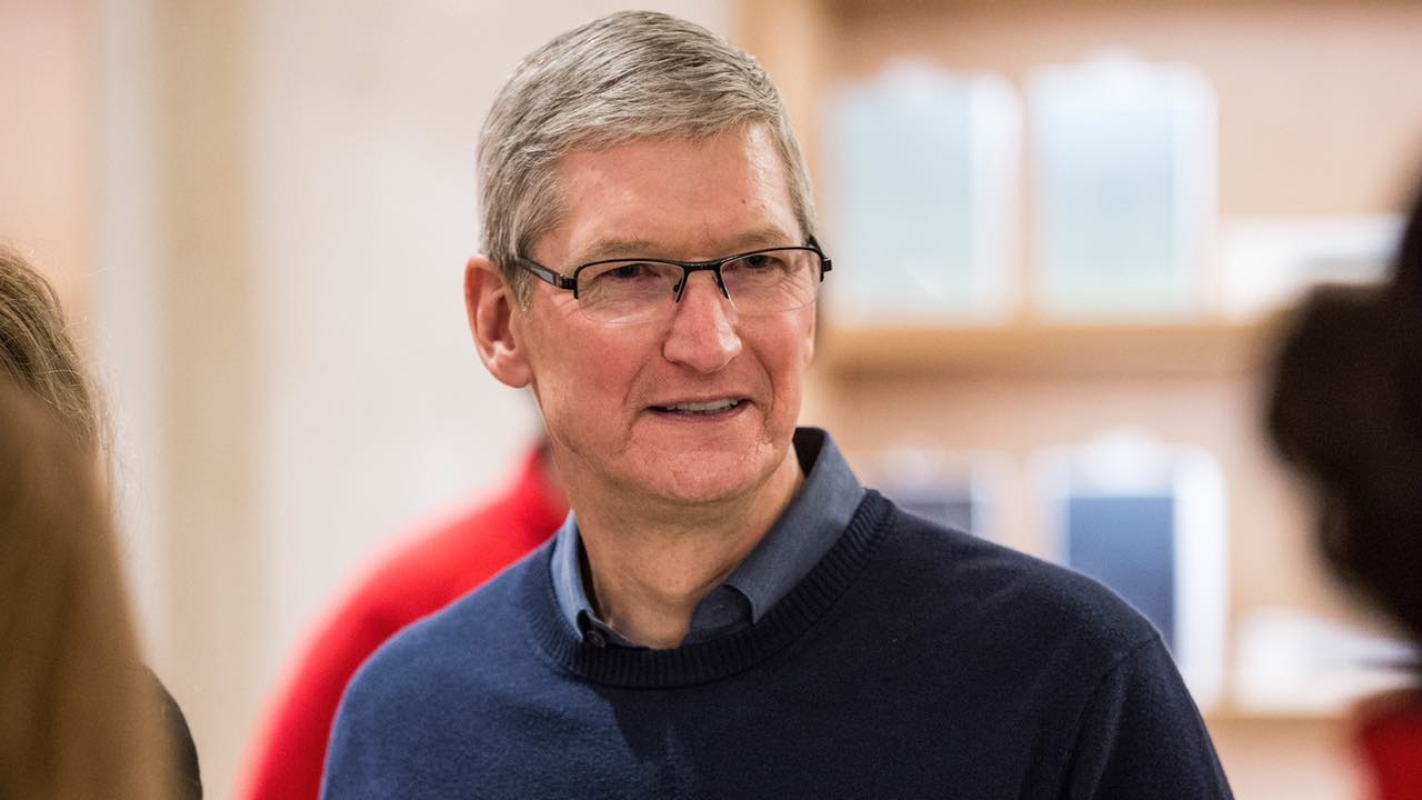 Tim Cook serveti