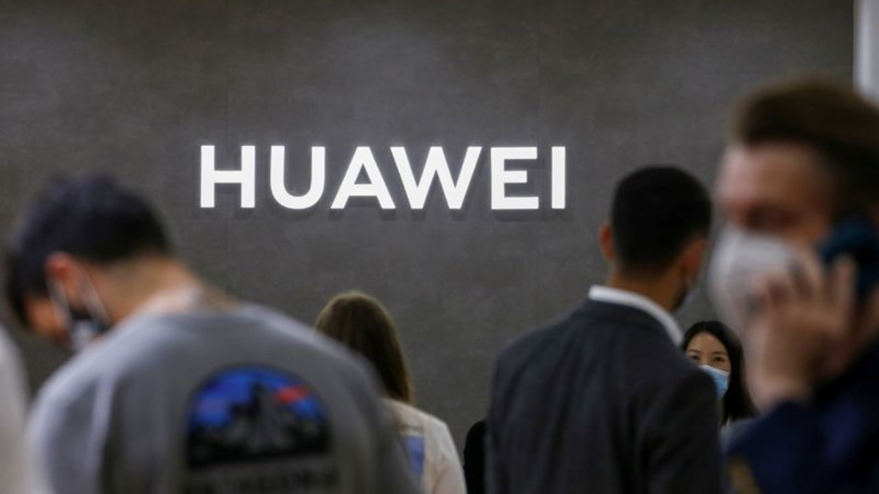 huawei-5g-teknolojisi-konusunda-bir-kez-daha-dislandi-1.jpg