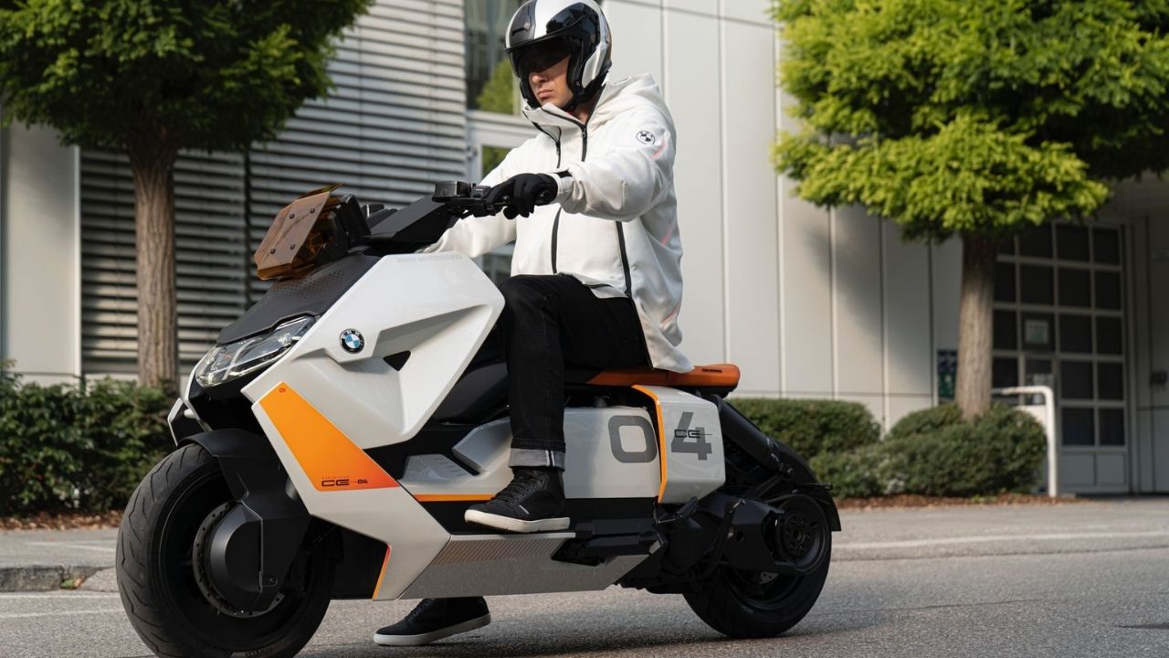 BMW’den farklı tasarıma sahip elektrikli scooter
