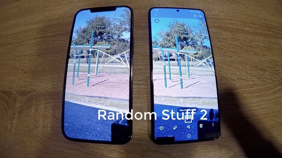 Galaxy S21 Plus ve iPhone 12 Pro
