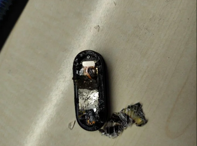 Xiaomi Mi Band 5 patladi