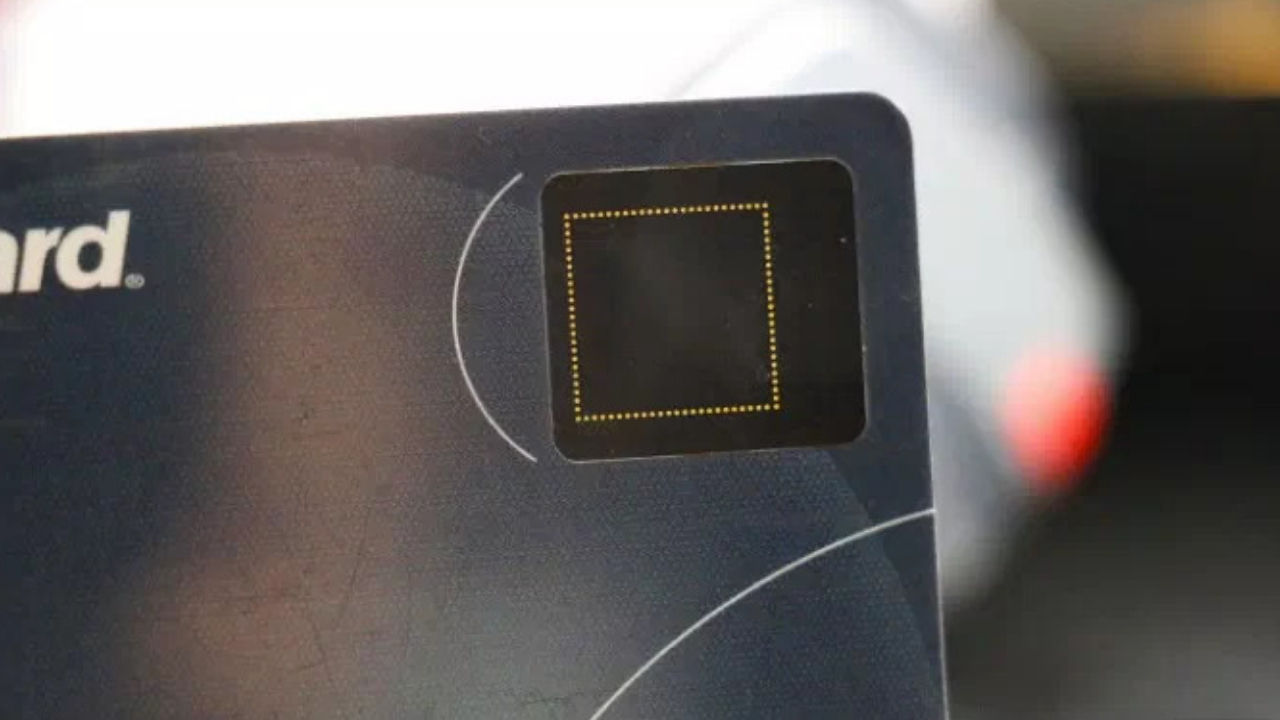 Samsung'dan Parmak İziyle Çalışan Kart Projesi