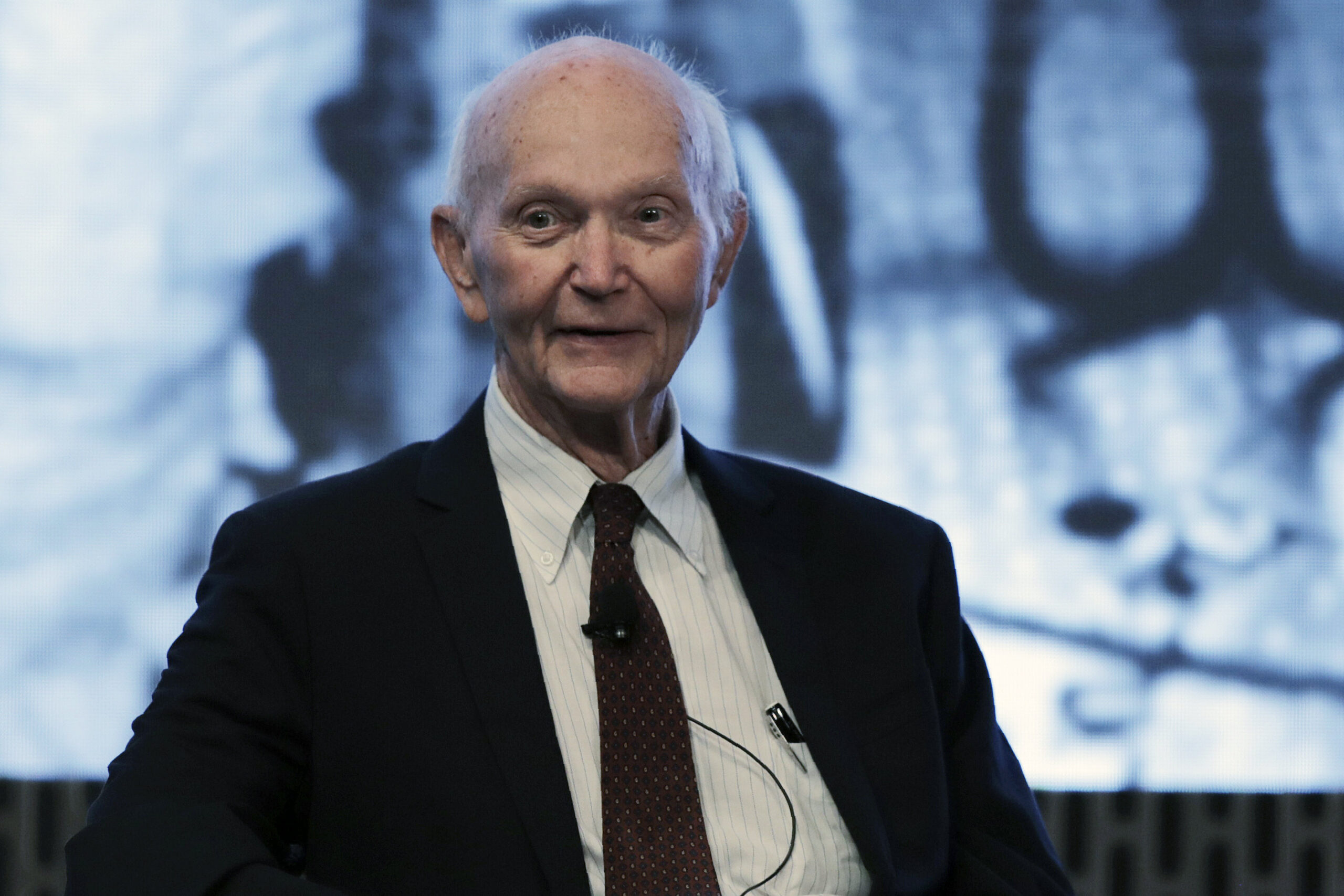 Apollo 11 astronotu Michael Collins’ten üzen haber