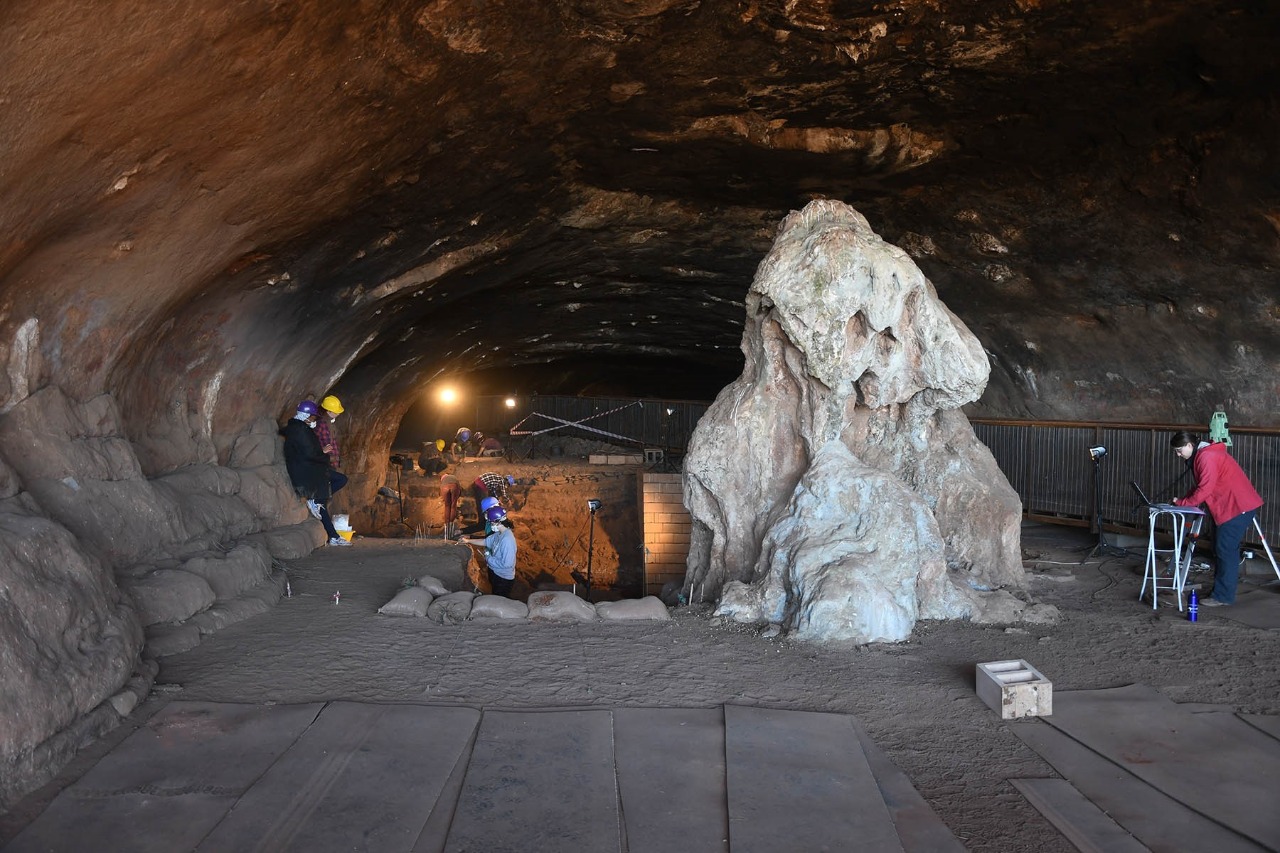 İnsanlığın ilk evi bulundu: 1 milyon yıllık ateş kalıntısı