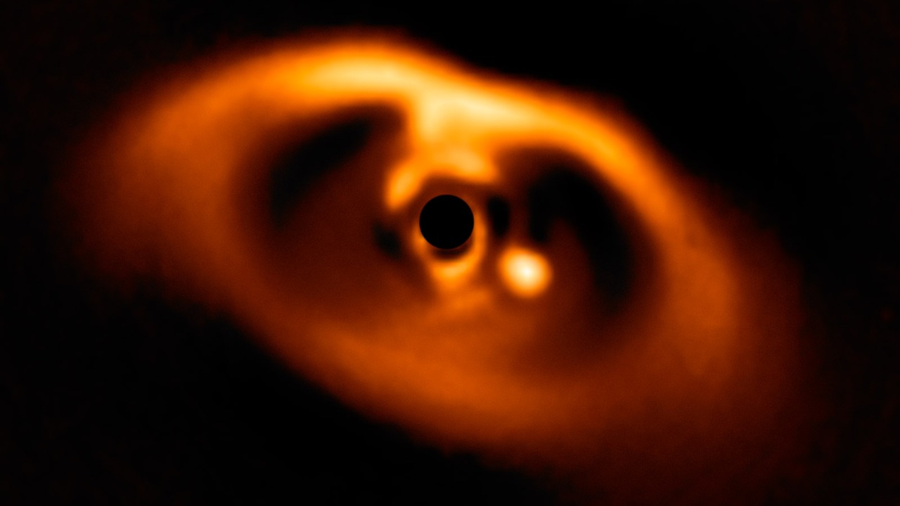 hubble-jupiter-buyuklugunde-bir-gezegen-kesfetti4.jpg